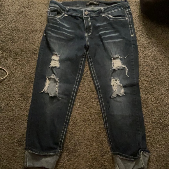 Women’s (Juniors) Size 15/16 Distressed cropped Jeans (Rue 21) - Picture 1 of 1